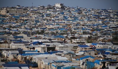Im Flüchtlingslager «Atmeh» an der türkischen Grenze leben tausende Menschen in Zeltunterkünften. 