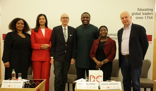 Miriam Mona Mukalazi, Michelle Amoakoh, Stefan Scholz, Joel Akhator Odigie, Ruth Mirembe, Werner Raza, © OXUS/VIDC Miriam Mona Mukalazi, Michelle Amoakoh, Stefan Scholz, Joel Akhator Odigie, Ruth Mirembe, Werner Raza, © OXUS/VIDC