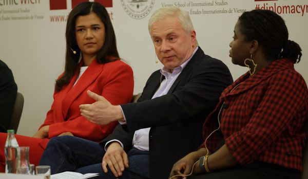Michelle Amoakoh, Werner Raza, Ruth Mirembe, © OXUS/VIDC Michelle Amoakoh, Werner Raza, Ruth Mirembe, © OXUS/VIDC