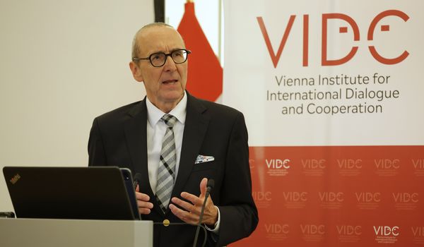 Stefan Scholz, © OXUS/VIDC Stefan Scholz, © OXUS/VIDC