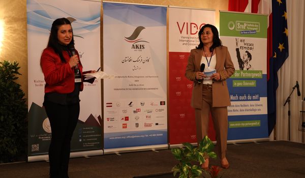 Friba Charkhi und Maryam Singh, © AKIS/Hadia Tahiri 