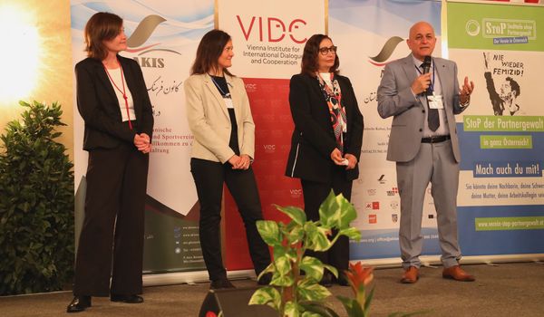 Sybille Straubinger, Vera Glassner, Manizha Bakhtari und Ghousuddin Mir, © AKIS/Hadia Tahiri 