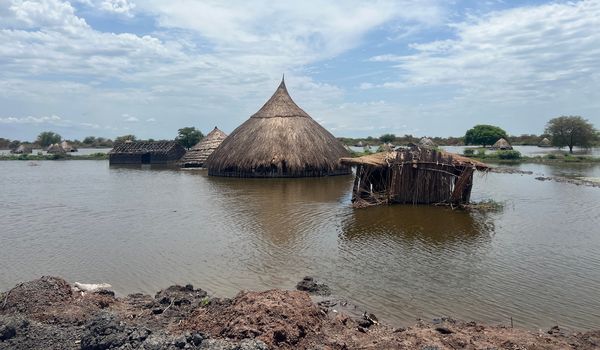 Überschwemmte Häuser in Bentiu City South Sudan, © shutterstock/rameesha bilal shah