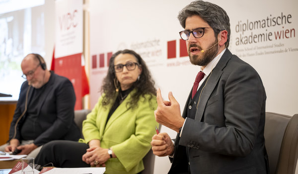 A. Helmi, V. Raheb, A. Bank © Karo Pernegger A. Helmi, V. Raheb, A. Bank © Karo Pernegger