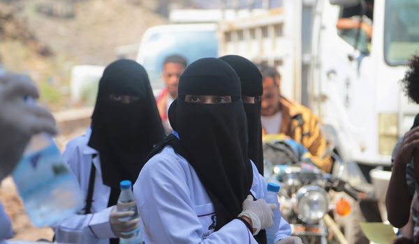 Medical examination during the COVID-19 pandemic in Yemen.