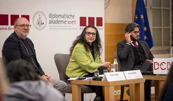  A. Bank, V. Raheb, A. Helmi © Karo Pernegger