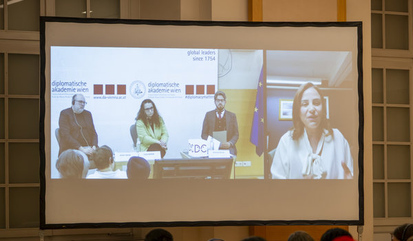 A. Bank, V. Raheb, A. Helmi, Z. Alloush © Karo Pernegger